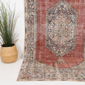 Zareline - Vintage Turkish Area Rug