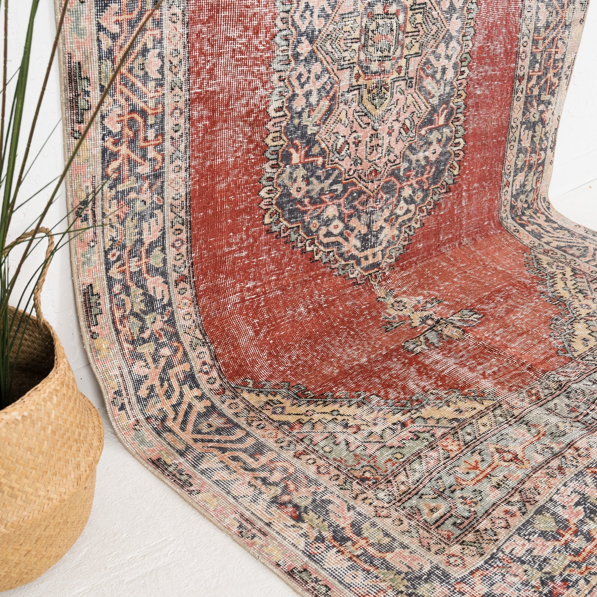 Zareline - Vintage Turkish Area Rug