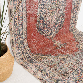 Zareline - Vintage Turkish Area Rug