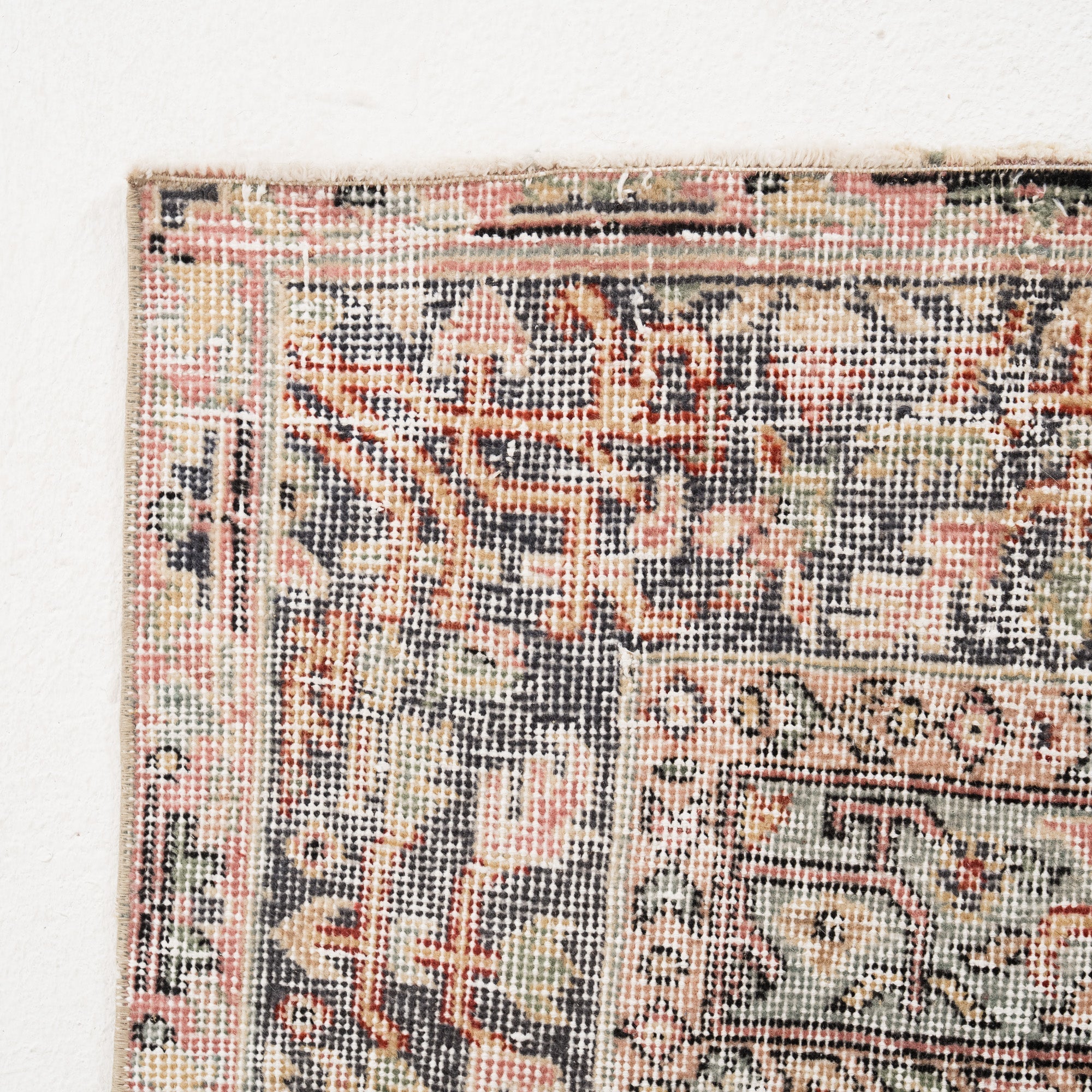 Zareline - Vintage Turkish Area Rug