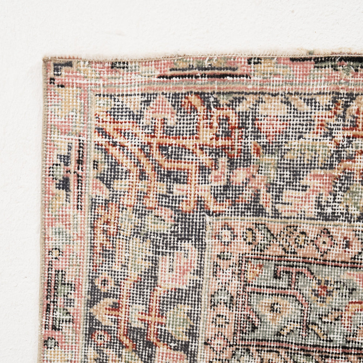 Zareline - Vintage Turkish Area Rug