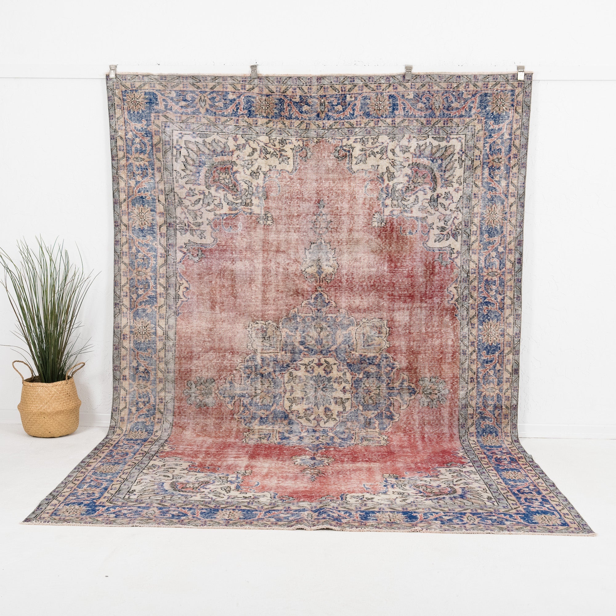Vaerielle - Vintage Turkish Area Rug