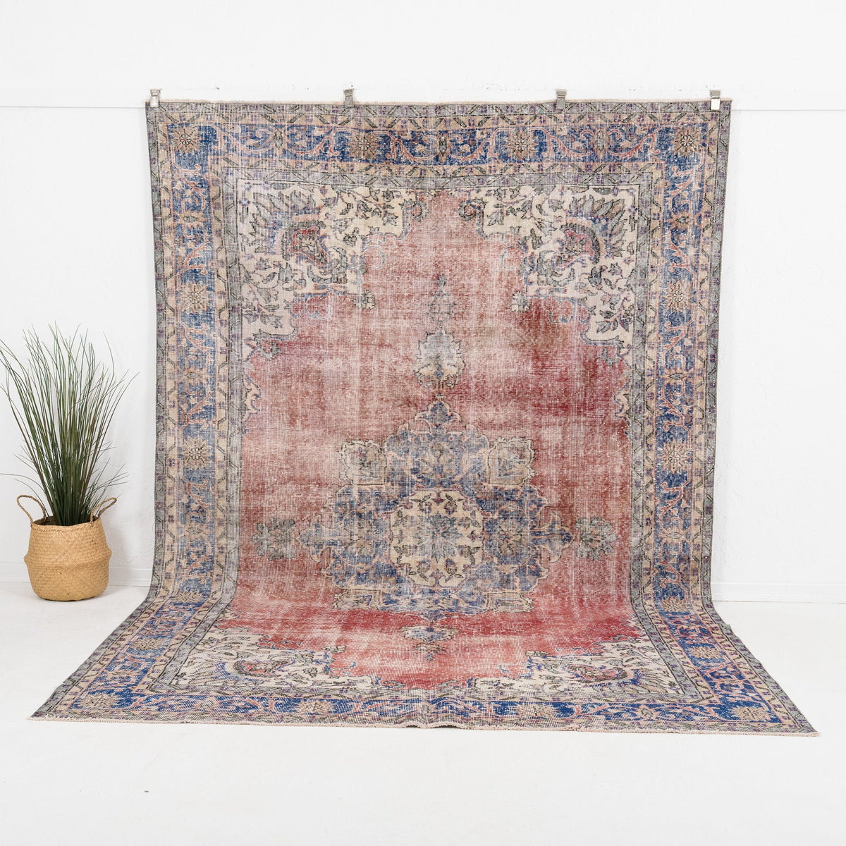 Vaerielle - Vintage Turkish Area Rug