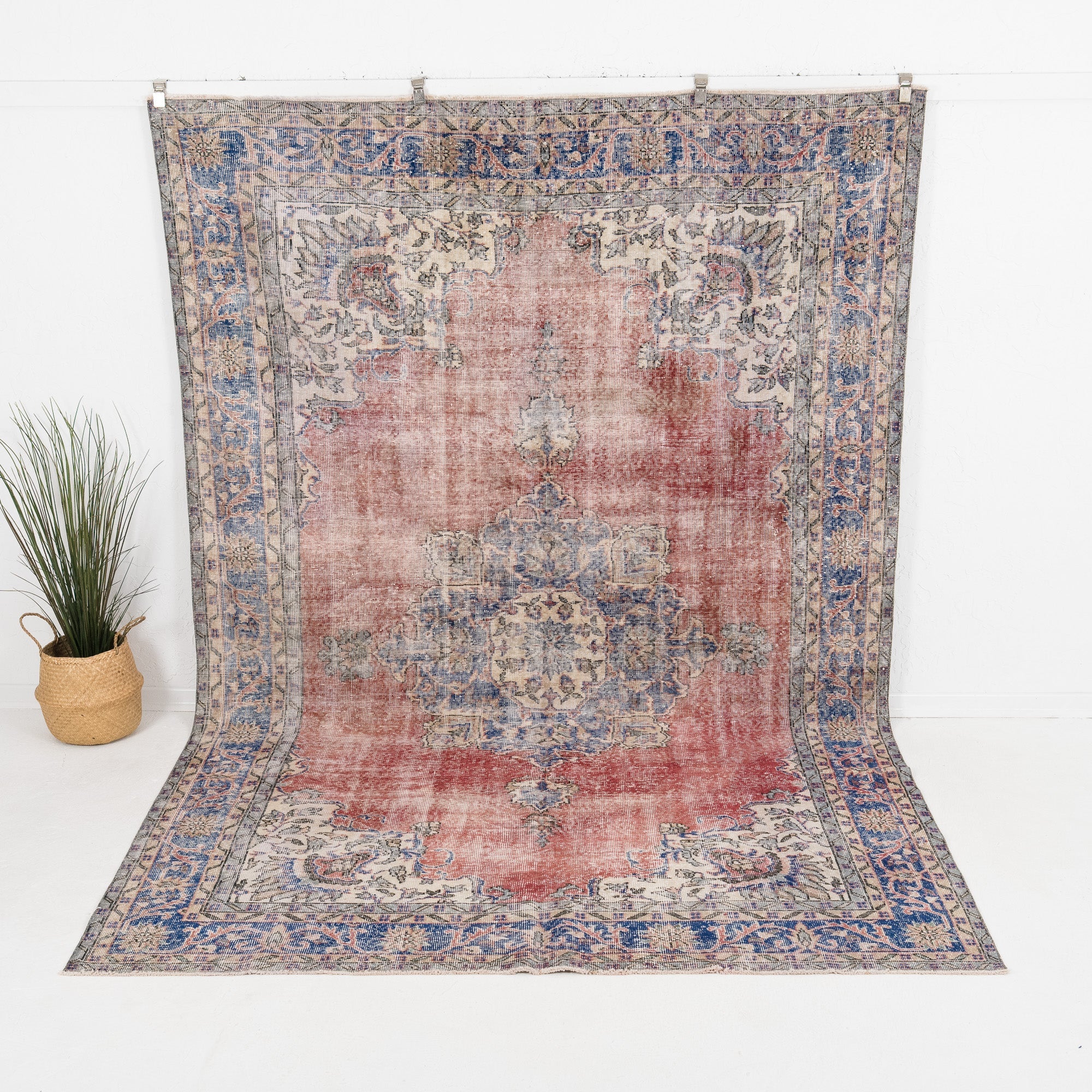 Vaerielle - Vintage Turkish Area Rug