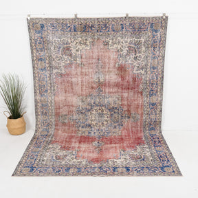 Vaerielle - Vintage Turkish Area Rug
