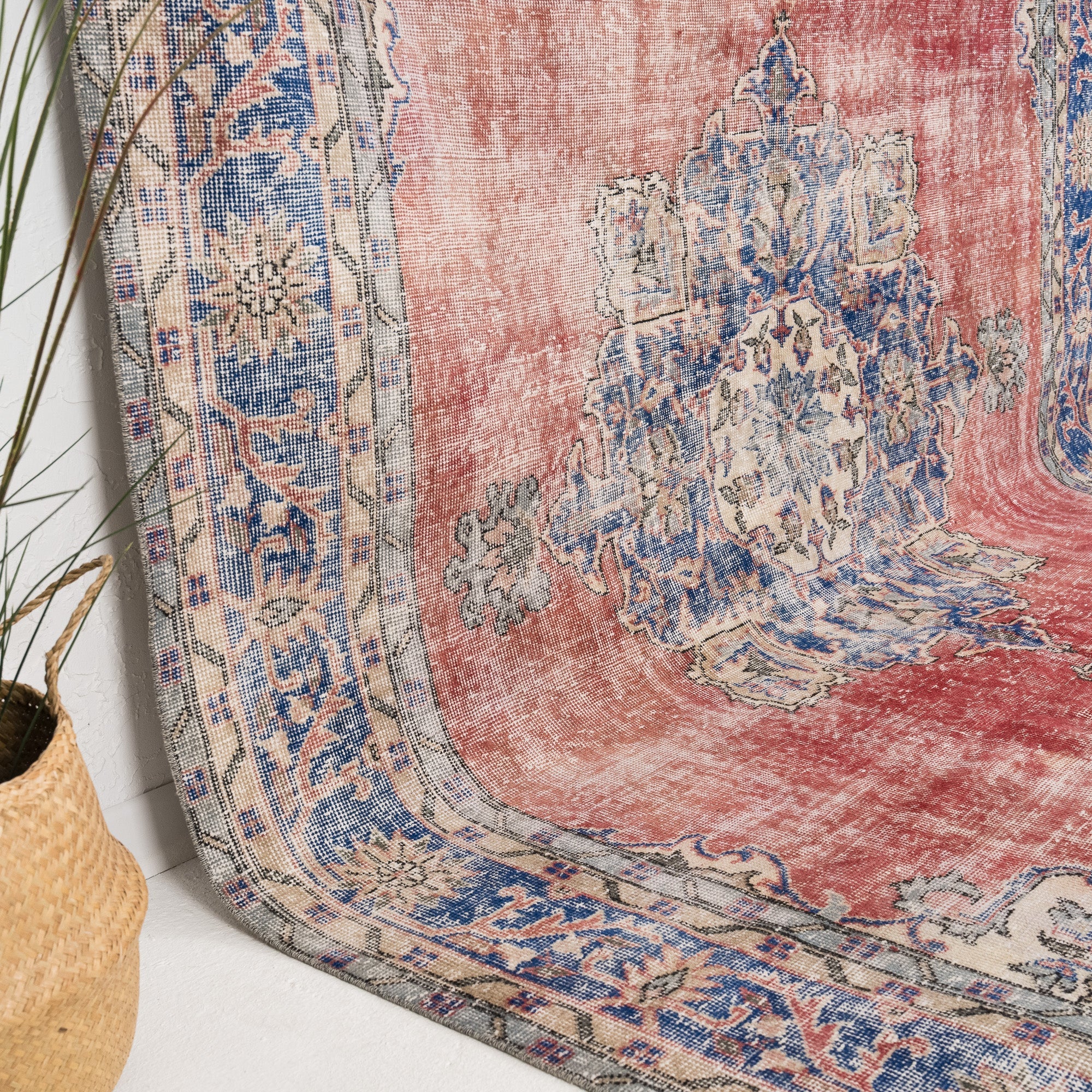 Vaerielle - Vintage Turkish Area Rug