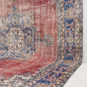 Vaerielle - Vintage Turkish Area Rug