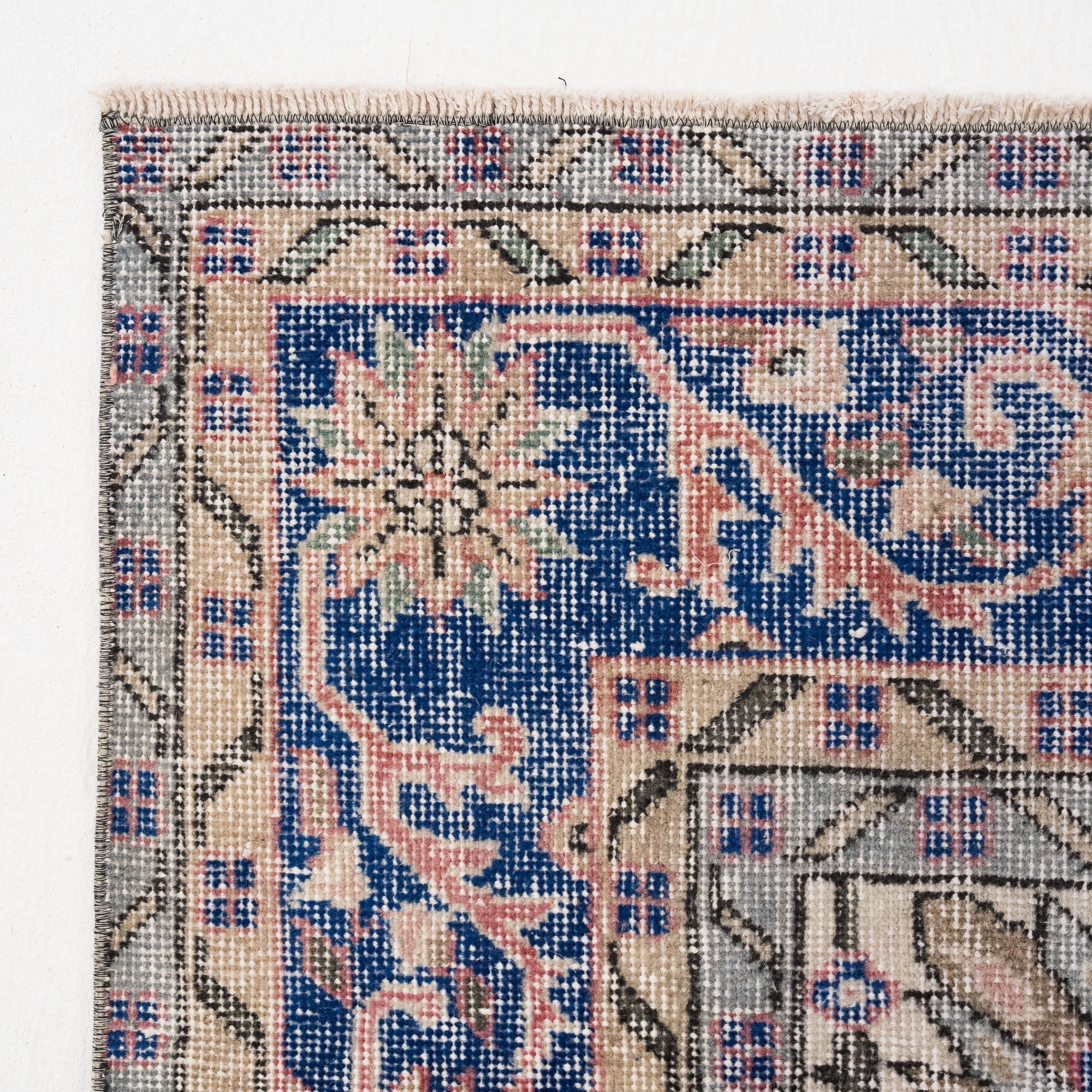 Vaerielle - Vintage Turkish Area Rug