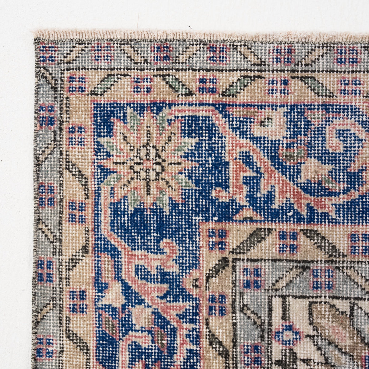 Vaerielle - Vintage Turkish Area Rug