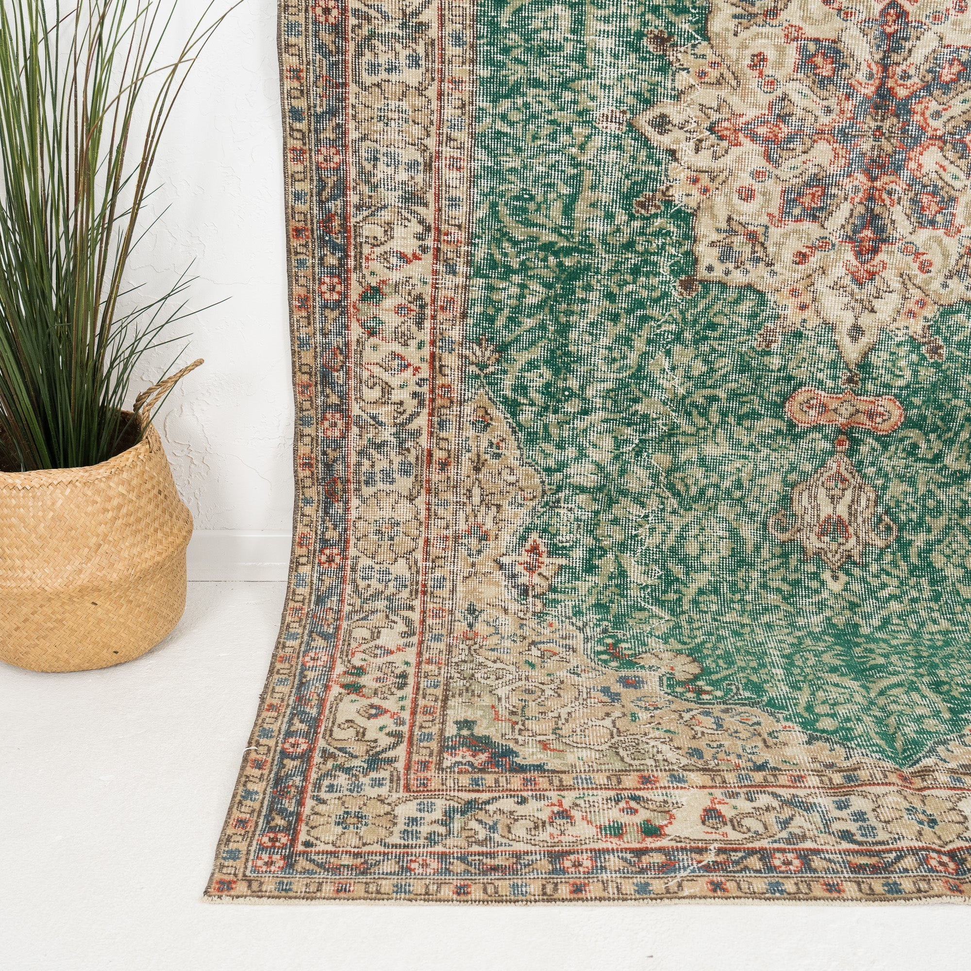 Lysavine - Vintage Turkish Area Rug