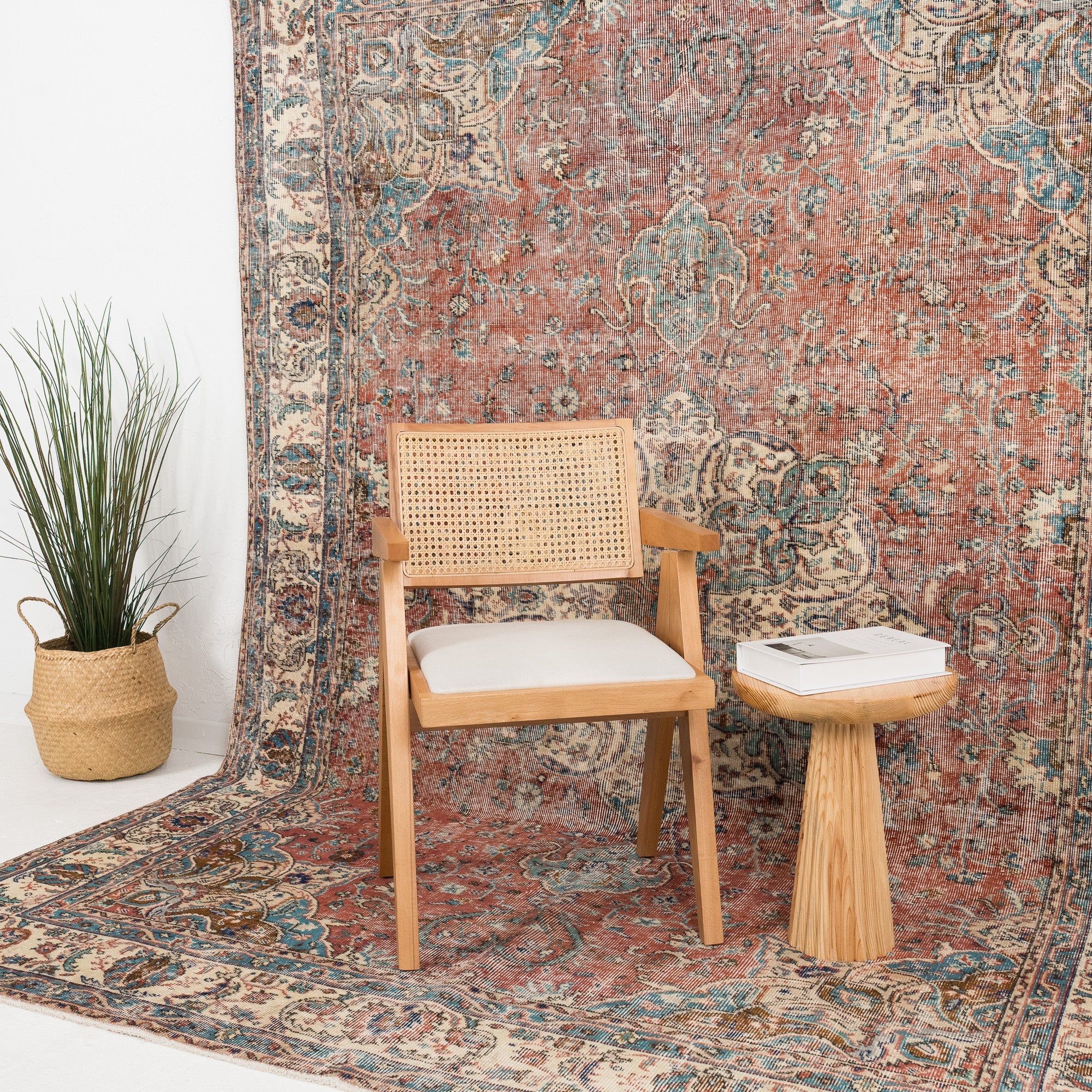 Quinelle - Vintage Turkish Area Rug