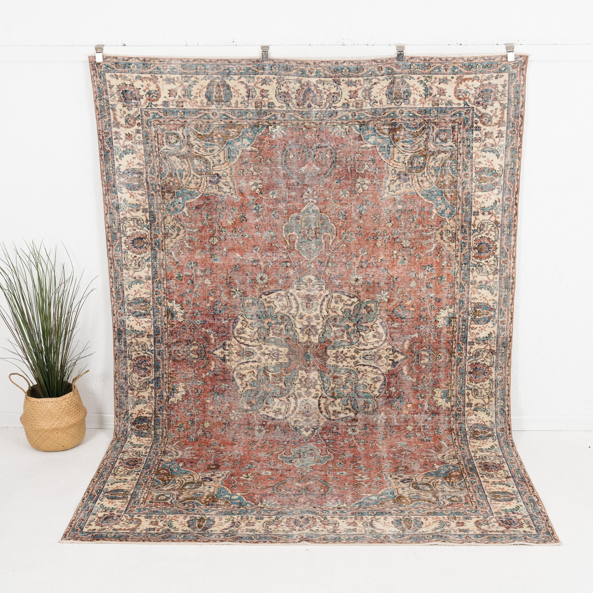 Quinelle - Vintage Turkish Area Rug