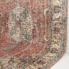 Quinelle - Vintage Turkish Area Rug