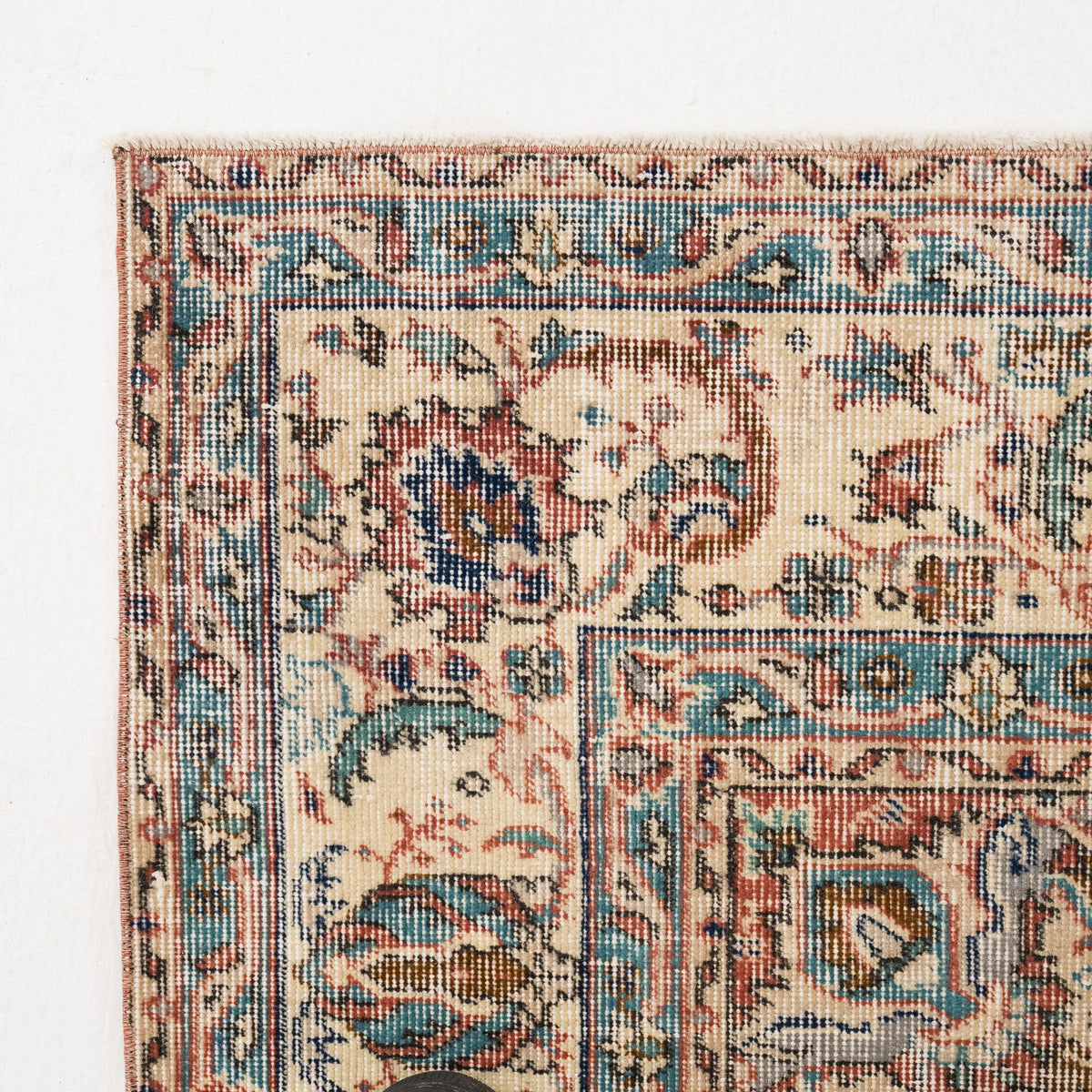 Quinelle - Vintage Turkish Area Rug