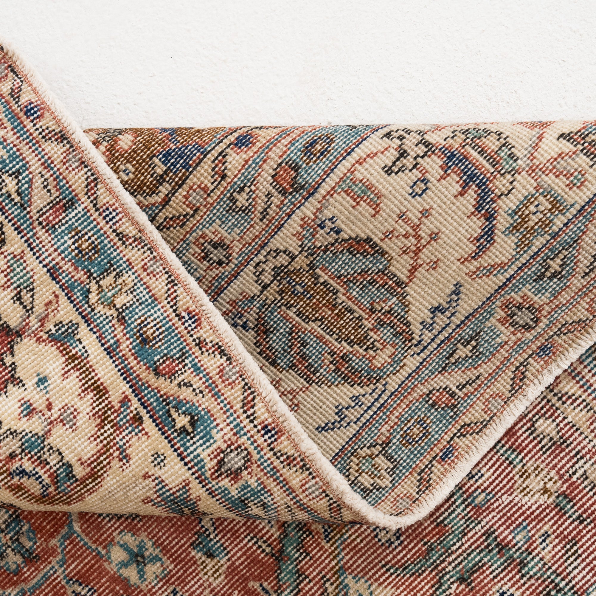 Quinelle - Vintage Turkish Area Rug