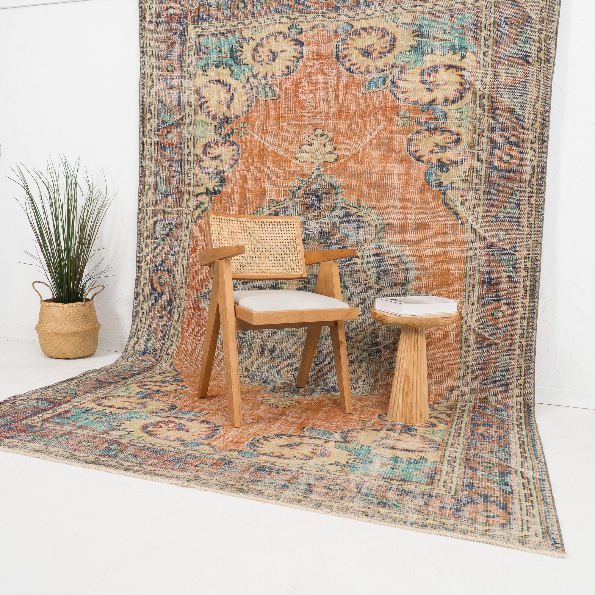 Melioraen - Vintage Turkish Area Rug