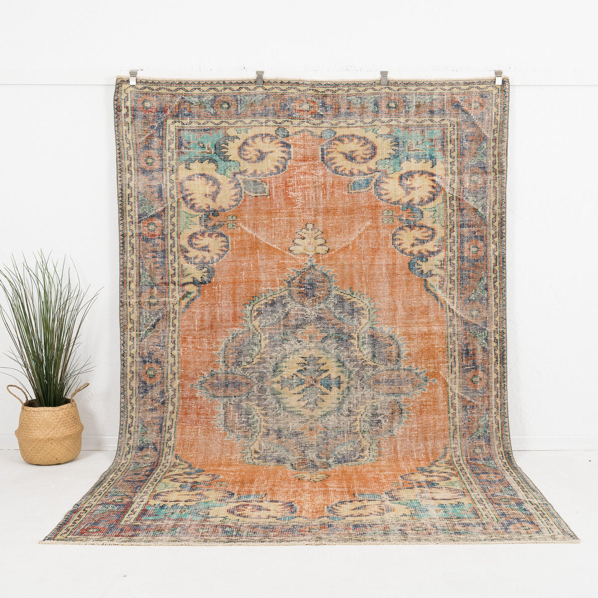 Melioraen - Vintage Turkish Area Rug