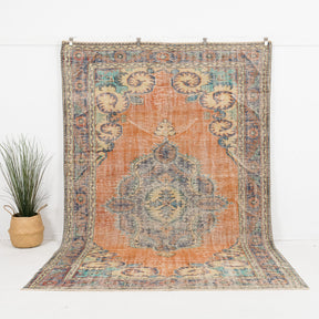 Melioraen - Vintage Turkish Area Rug