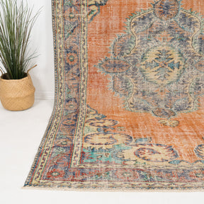 Melioraen - Vintage Turkish Area Rug