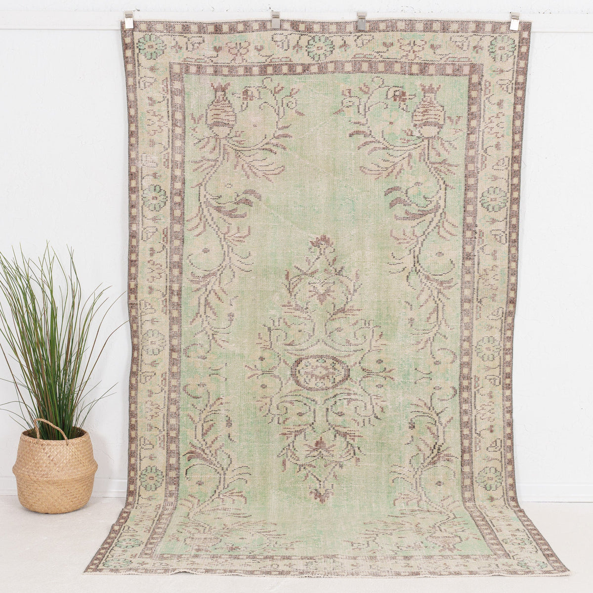 Deliness - Vintage Turkish Area Rug