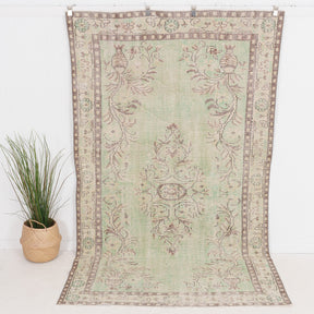 Deliness - Vintage Turkish Area Rug