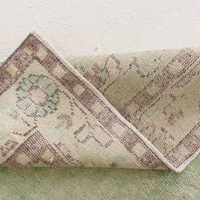 Deliness - Vintage Turkish Area Rug