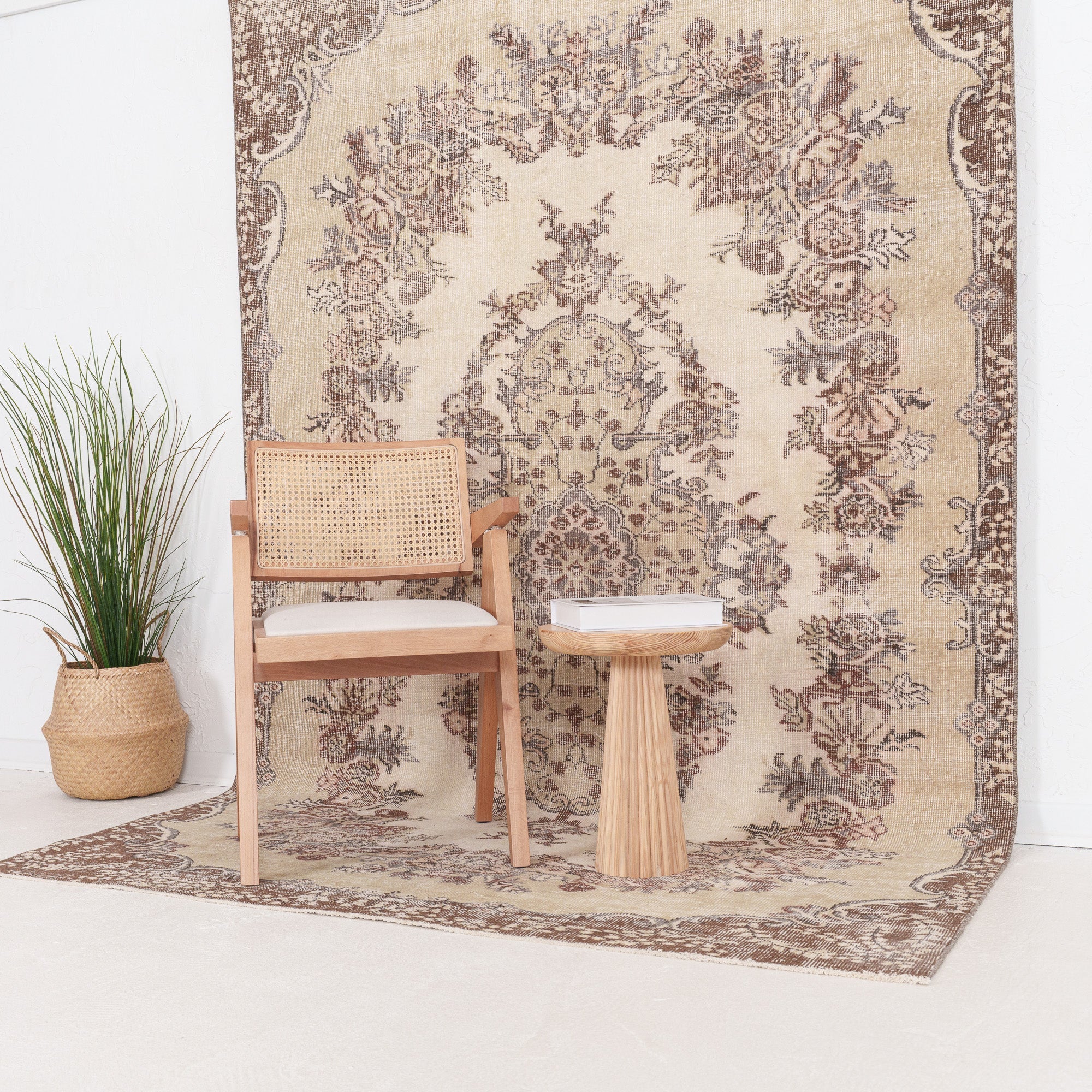 6' x 9' - Vintage Turkish Area Rug, Beige - Delinara | Kuden Rugs