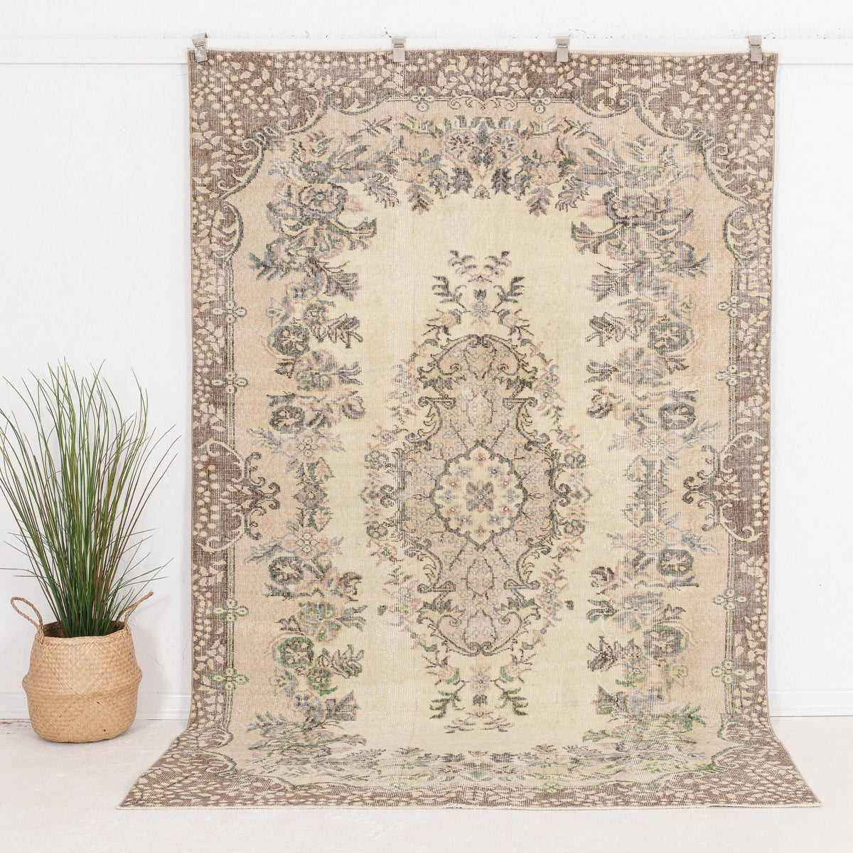 6' x 9' - Vintage Turkish Area Rug, Beige - Delinin | Kuden Rugs
