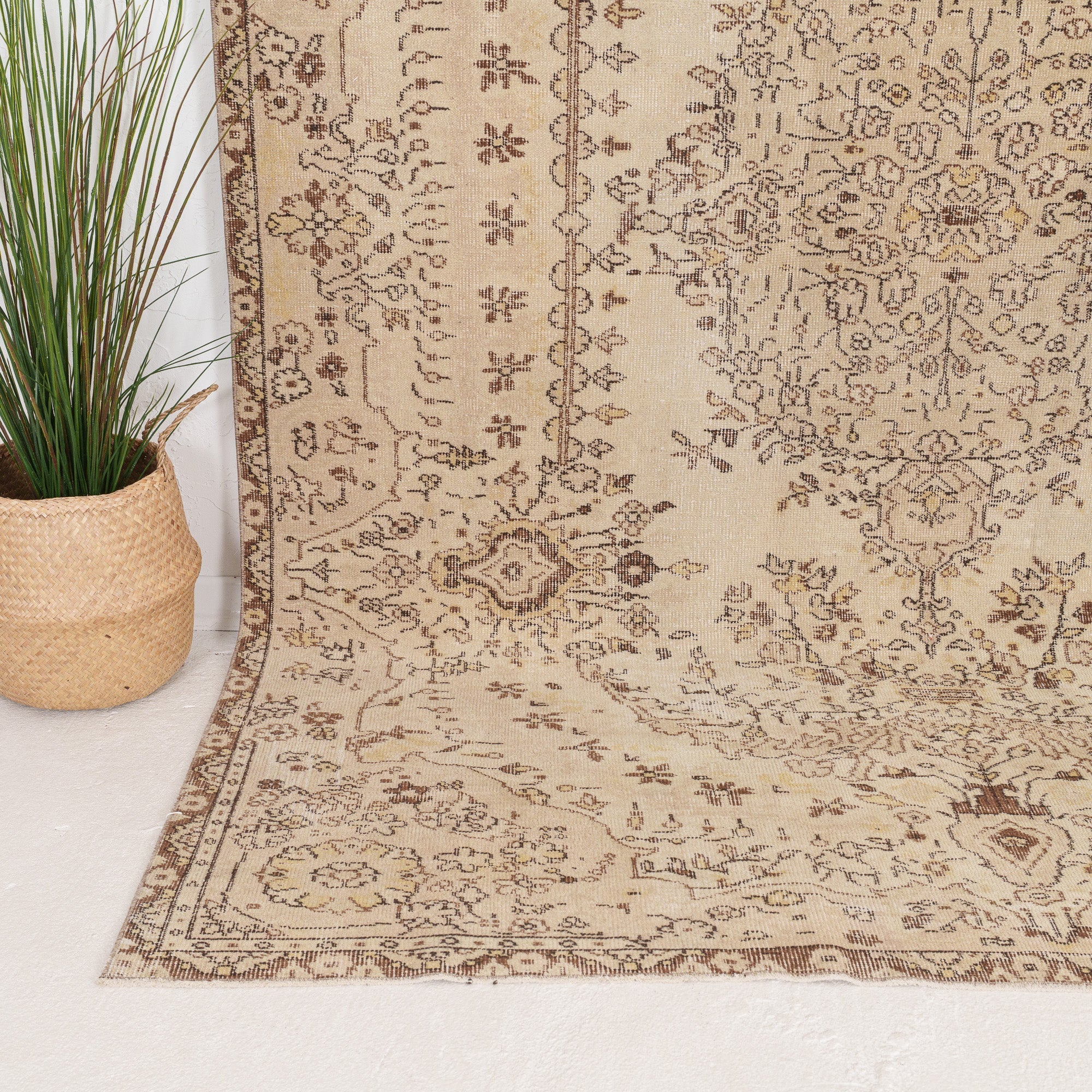 Delinella - Vintage Turkish Area Rug