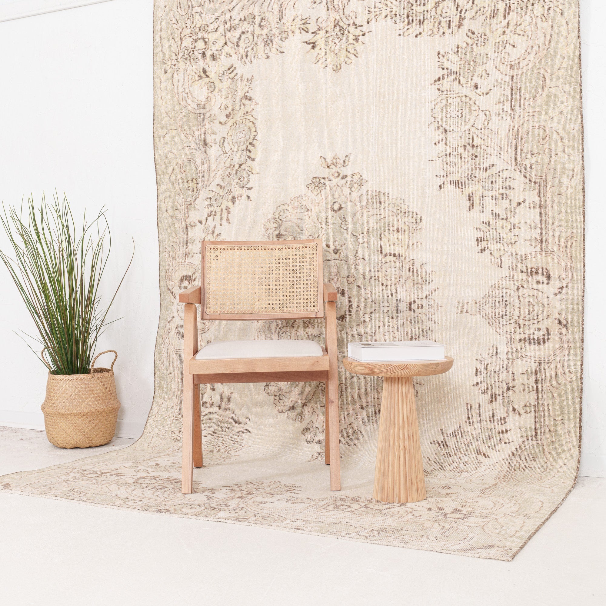 Xaerisara - Vintage Turkish Area Rug