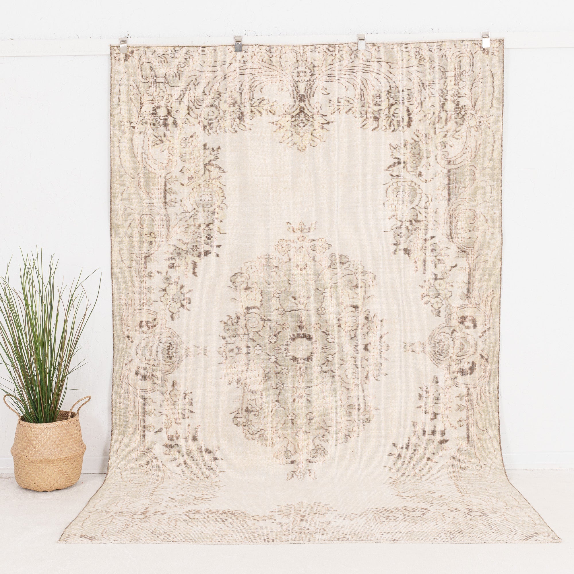 Xaerisara - Vintage Turkish Area Rug