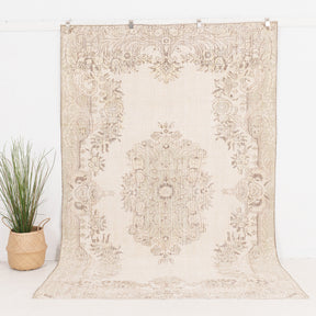 Xaerisara - Vintage Turkish Area Rug