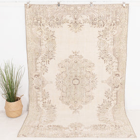 Xaerisara - Vintage Turkish Area Rug