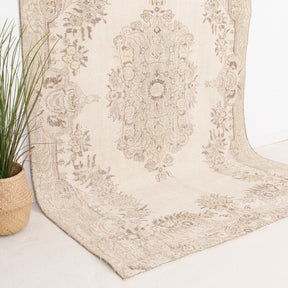 Xaerisara - Vintage Turkish Area Rug