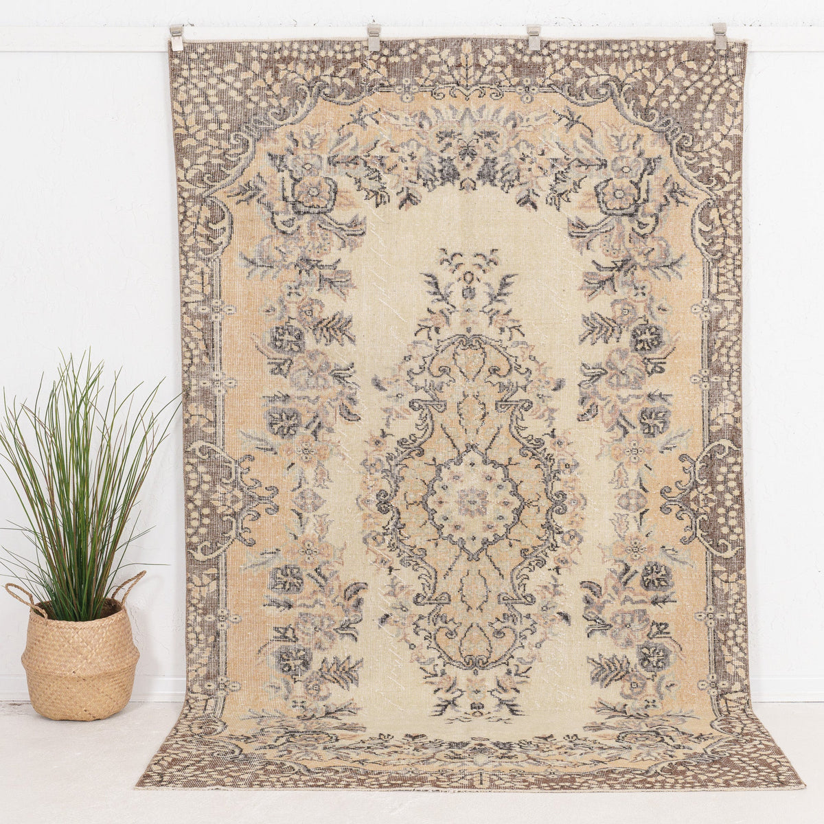 Brinelaria - Vintage Turkish Area Rug