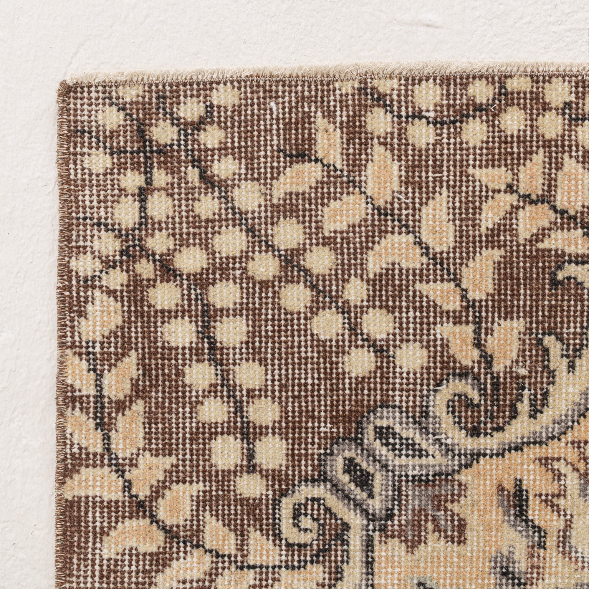 Brinelaria - Vintage Turkish Area Rug