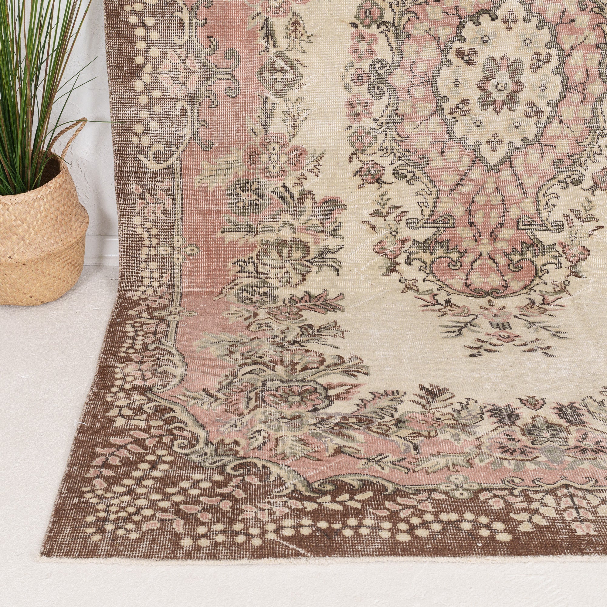 Brinelis - Vintage Turkish Area Rug