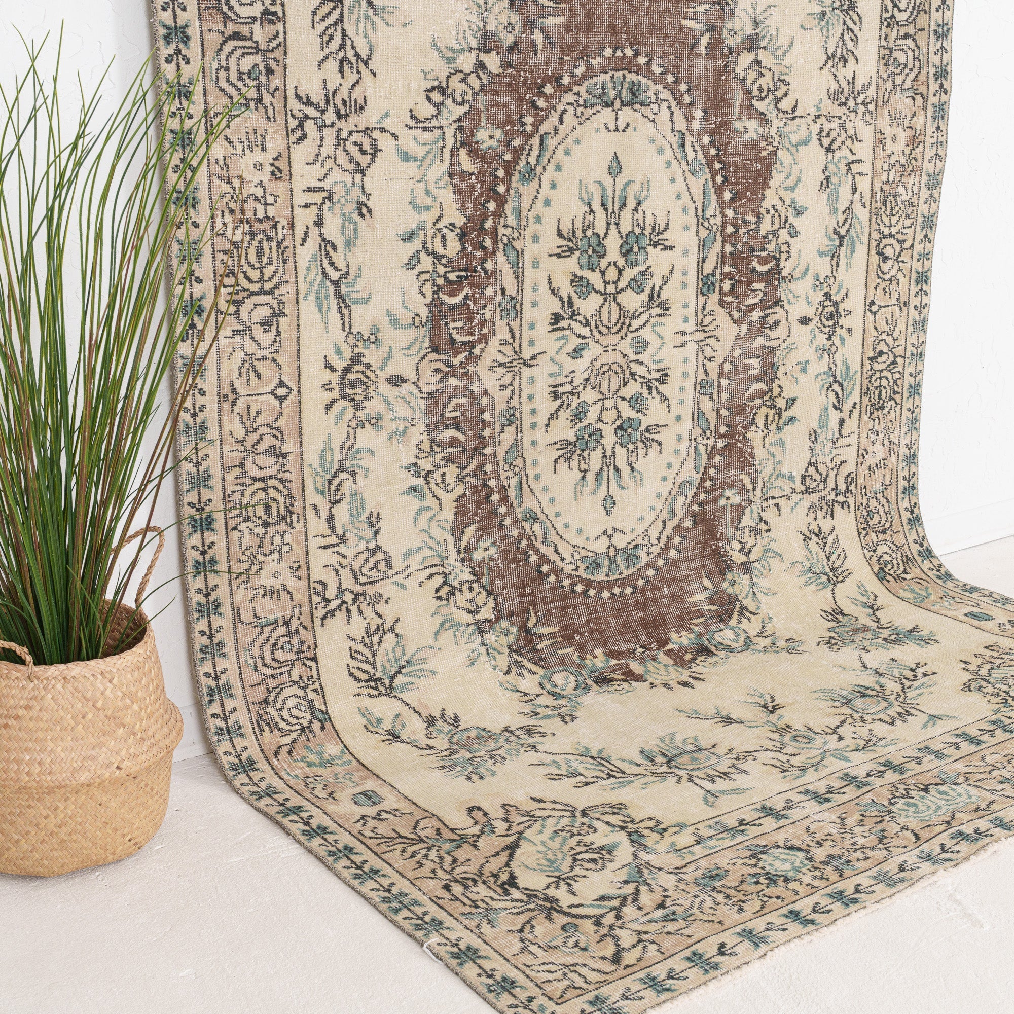 Brinelin - Vintage Turkish Area Rug