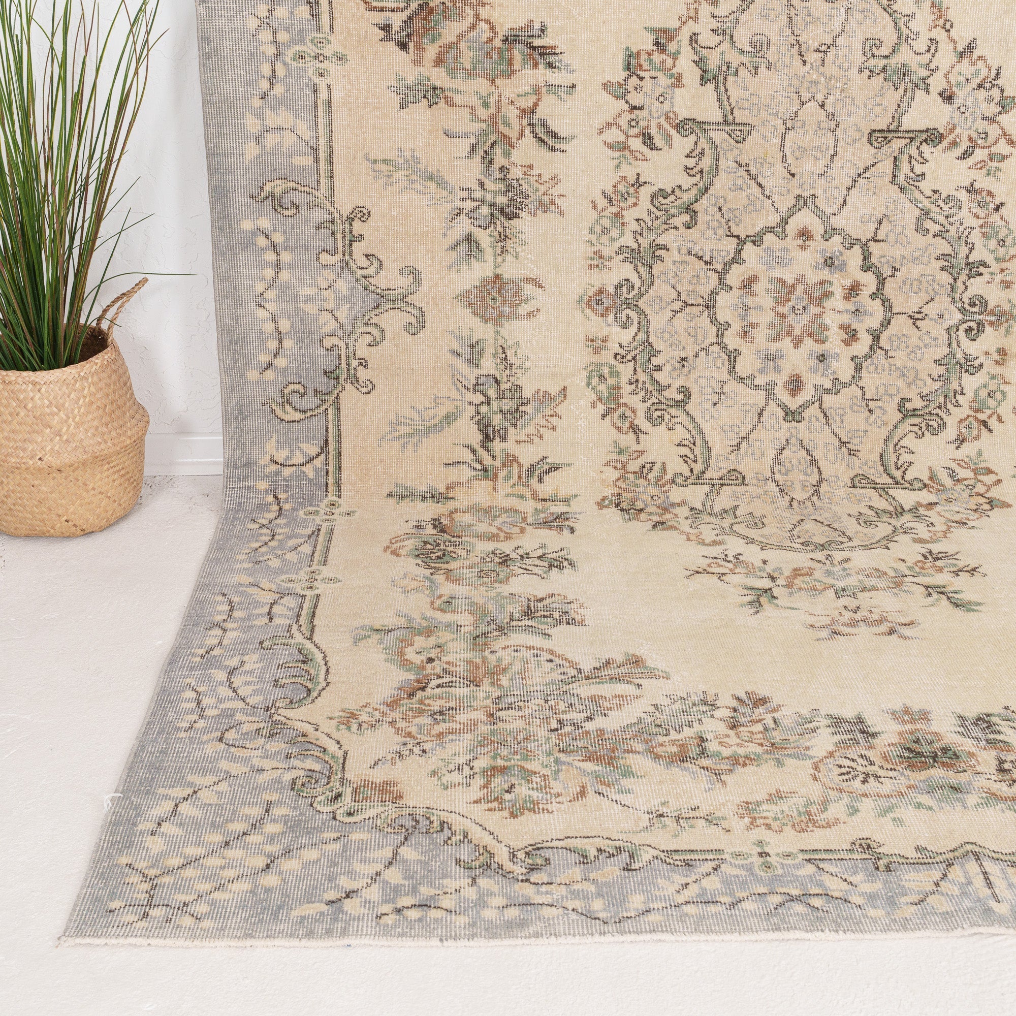 Brinelena - Vintage Turkish Area Rug