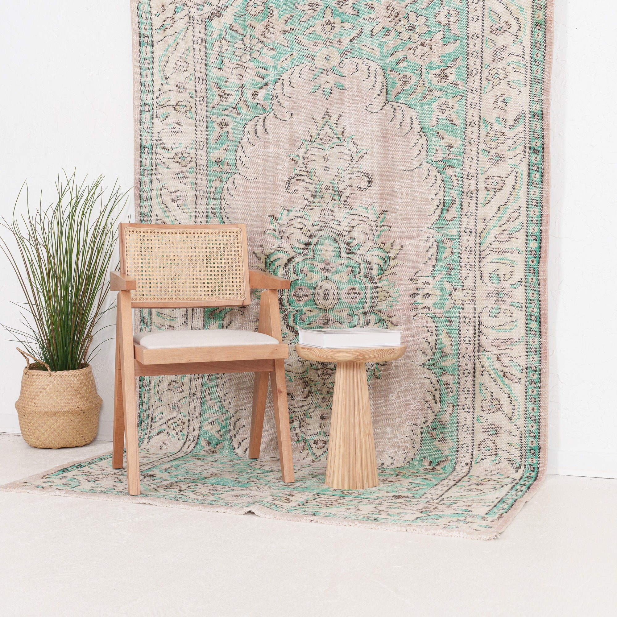 Amdiress - Vintage Turkish Area Rug