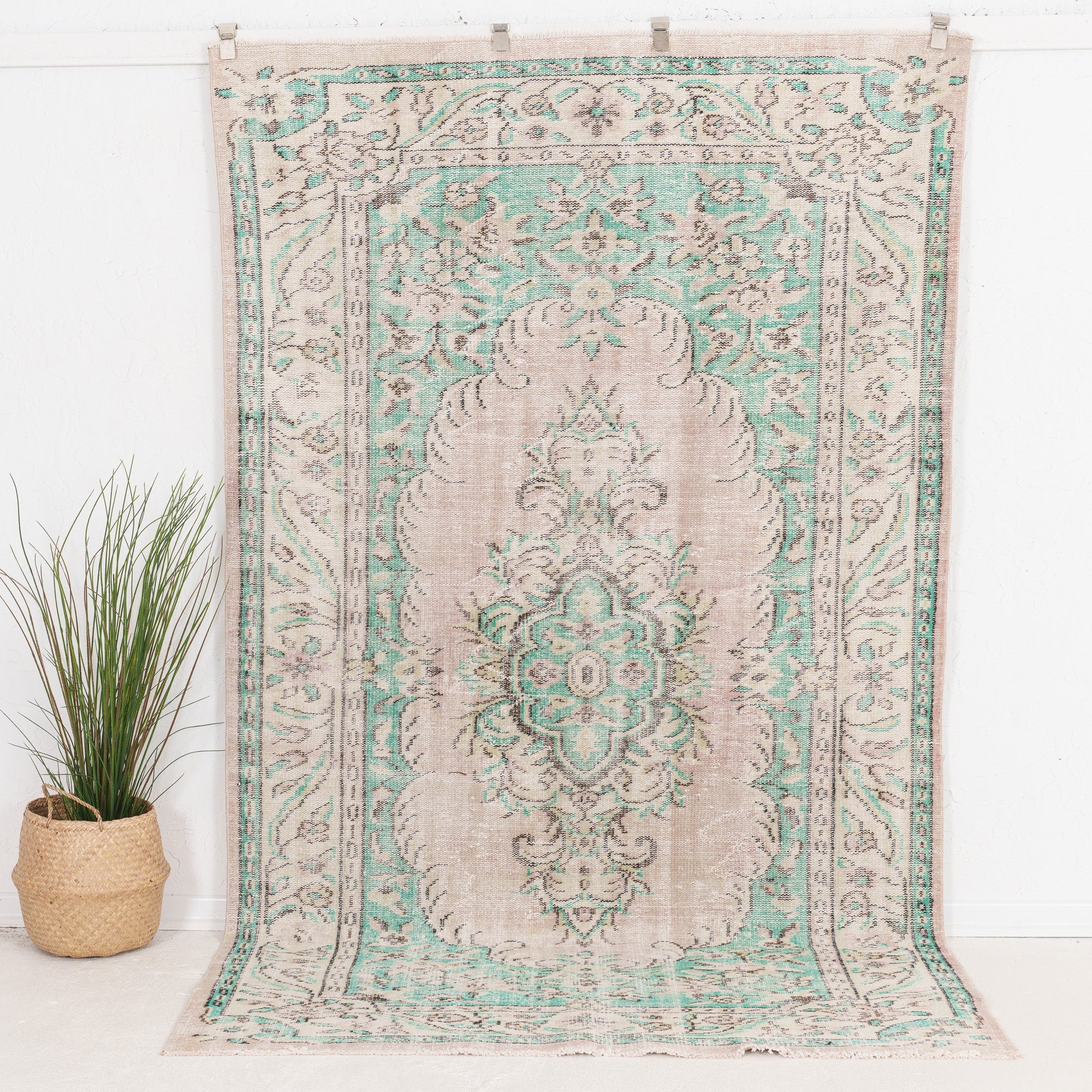 Amdiress - Vintage Turkish Area Rug