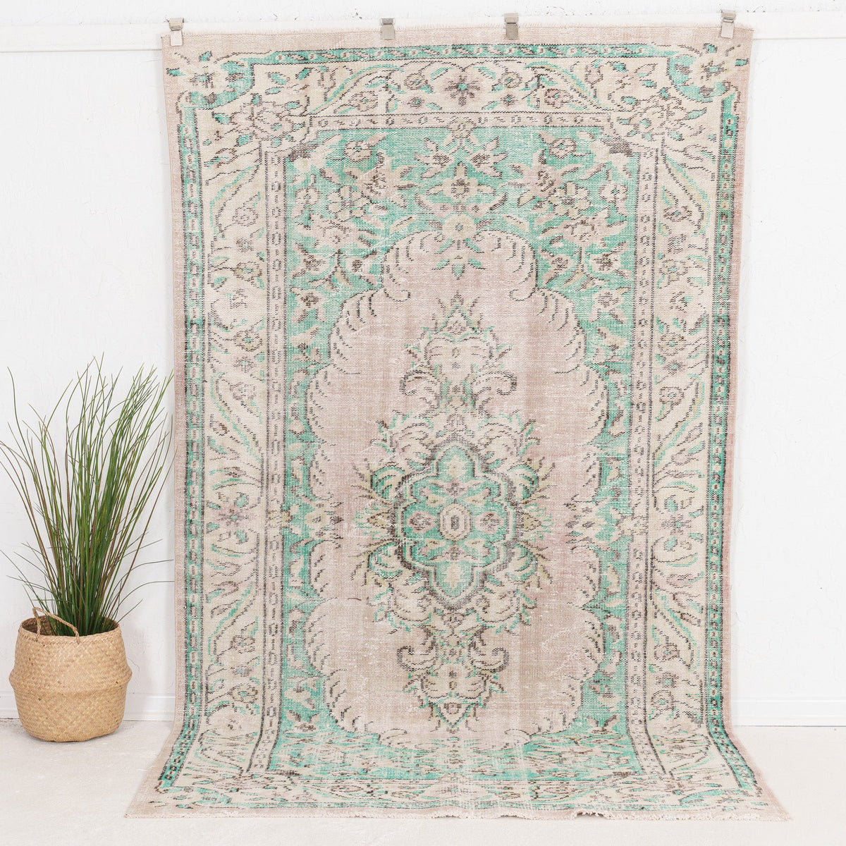 Amdiress - Vintage Turkish Area Rug