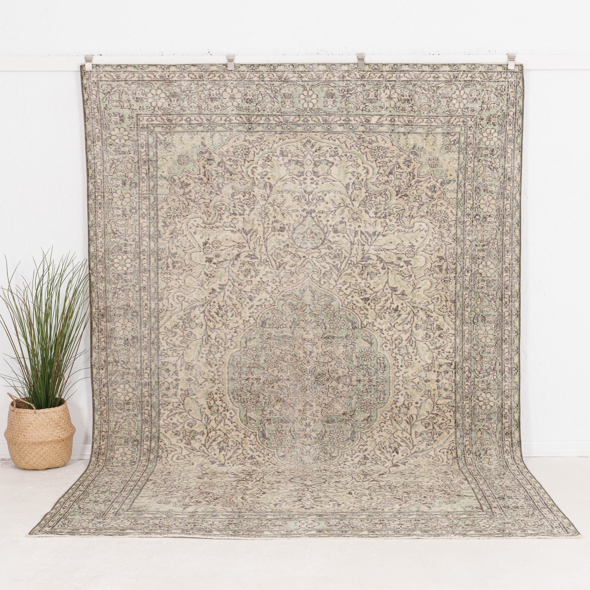 Amdirin - Vintage Turkish Area Rug