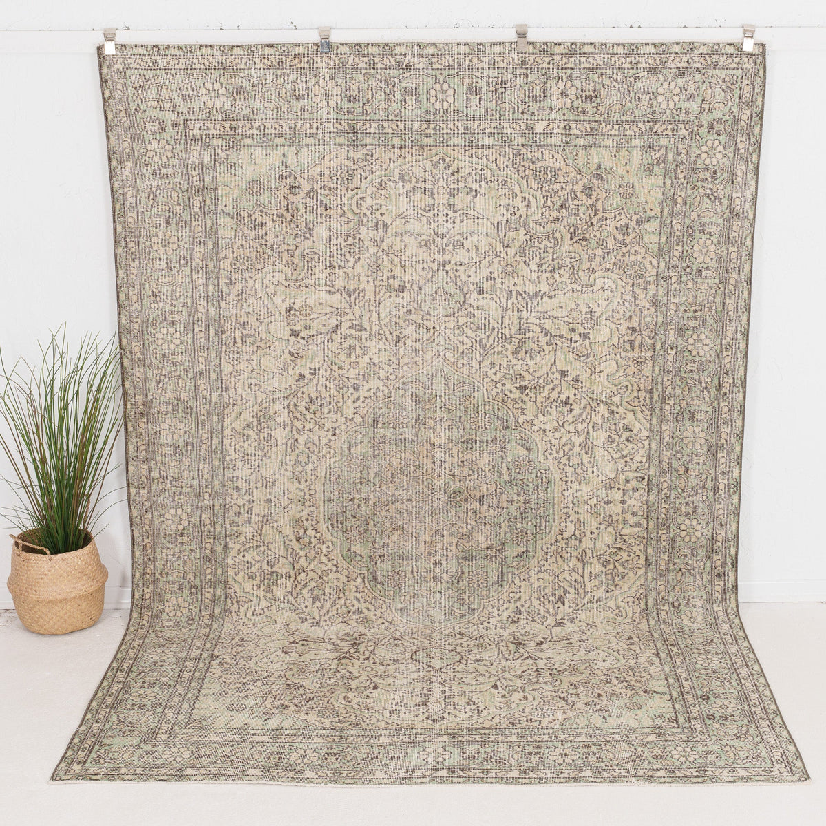 Amdirin - Vintage Turkish Area Rug