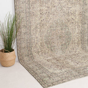 Amdirin - Vintage Turkish Area Rug