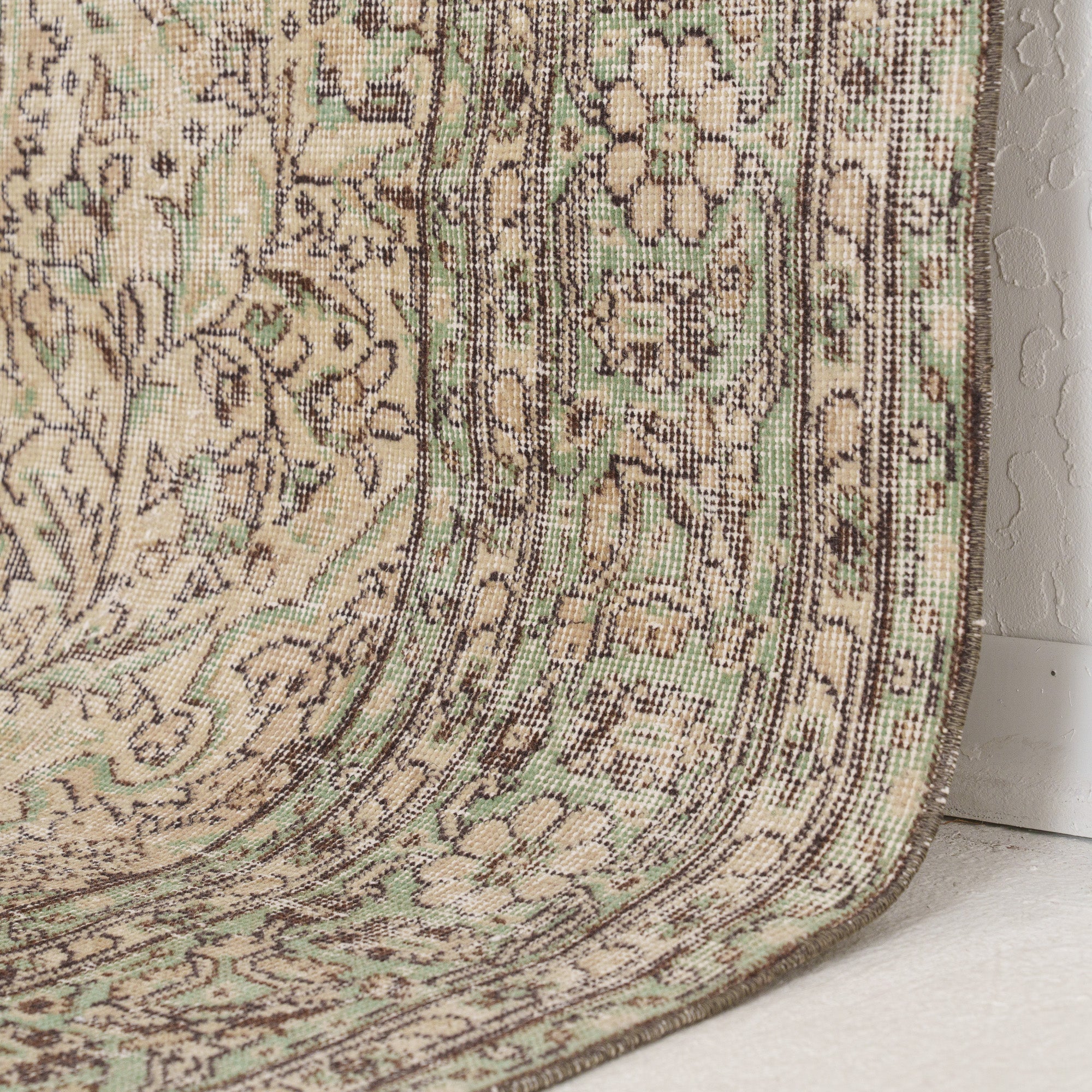 Amdirin - Vintage Turkish Area Rug