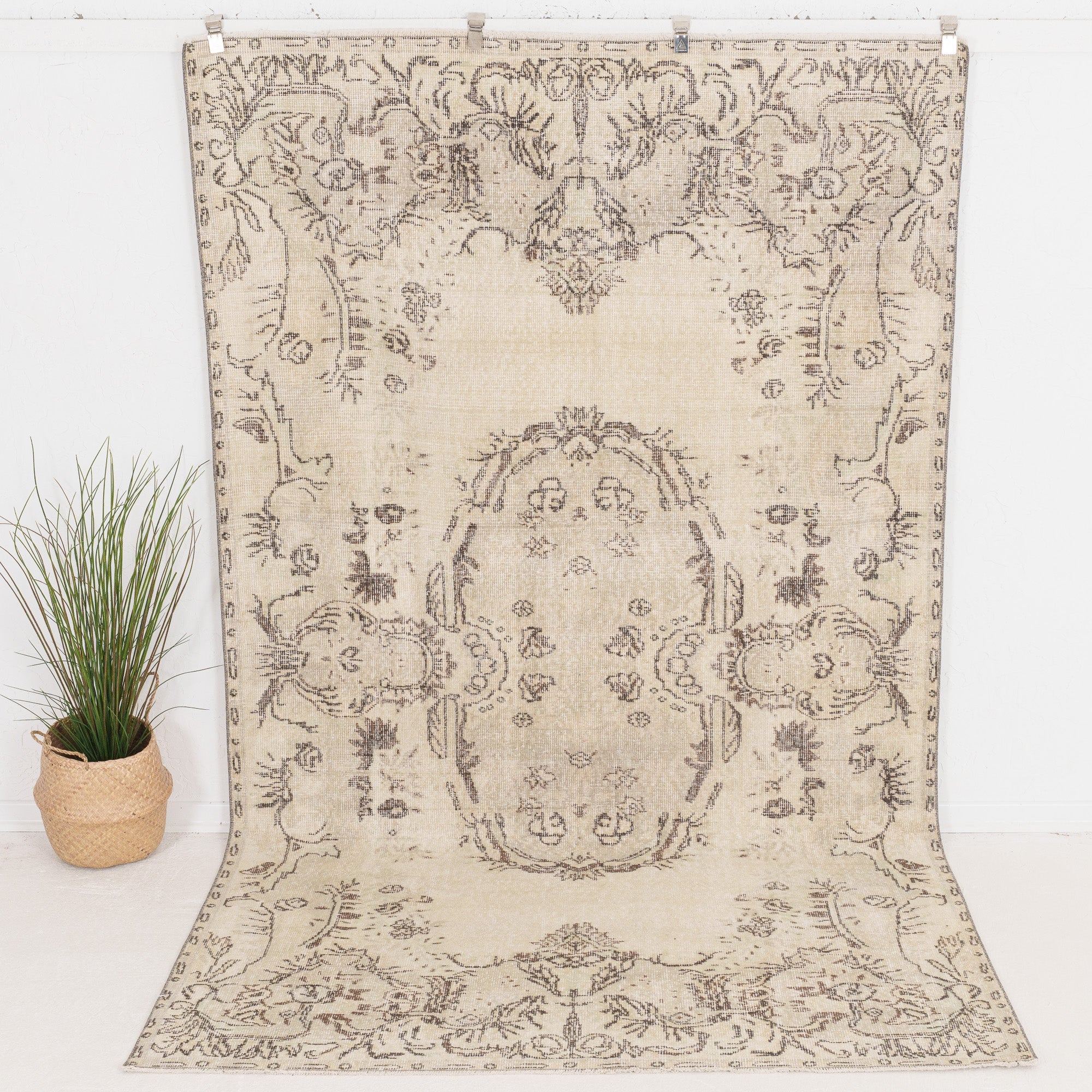 Amdirena - Vintage Turkish Area Rug