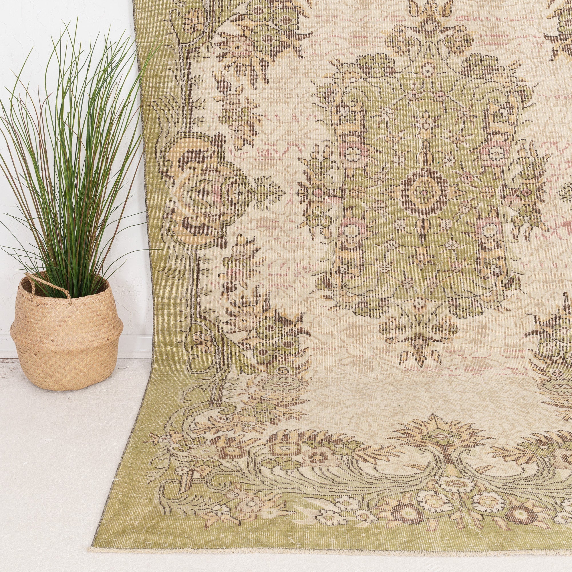 Amdira - Vintage Turkish Area Rug