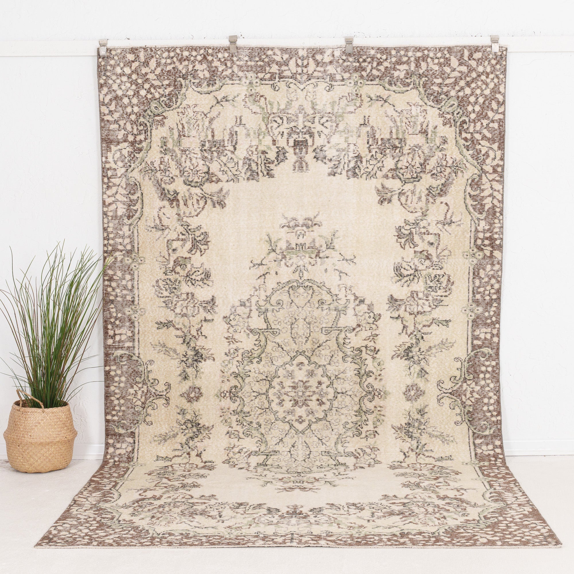 Zaerinis - Vintage Turkish Area Rug