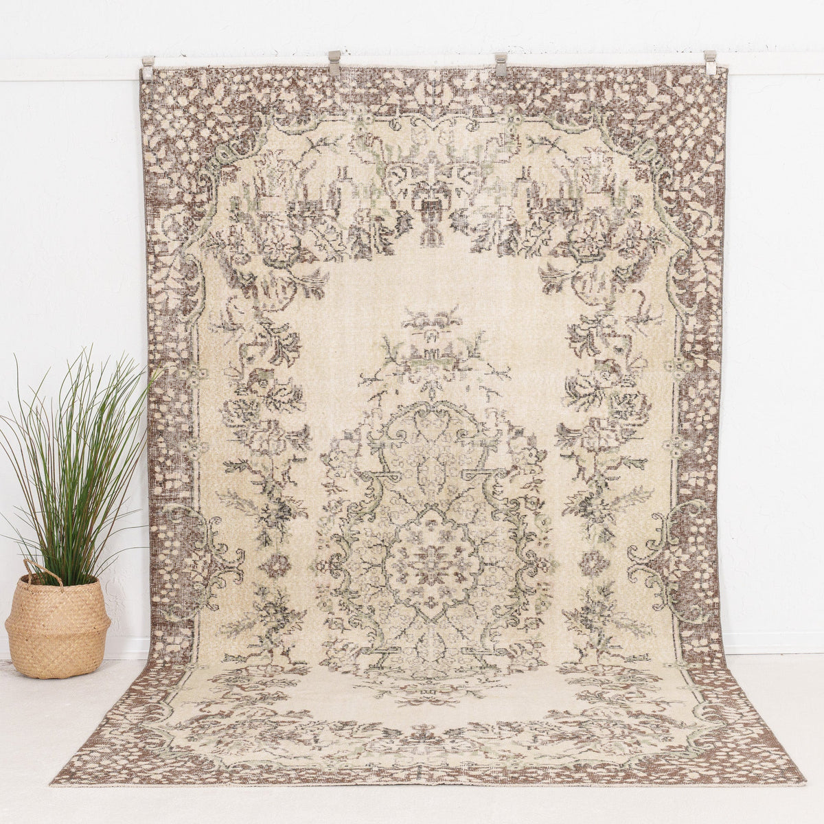 Zaerinis - Vintage Turkish Area Rug